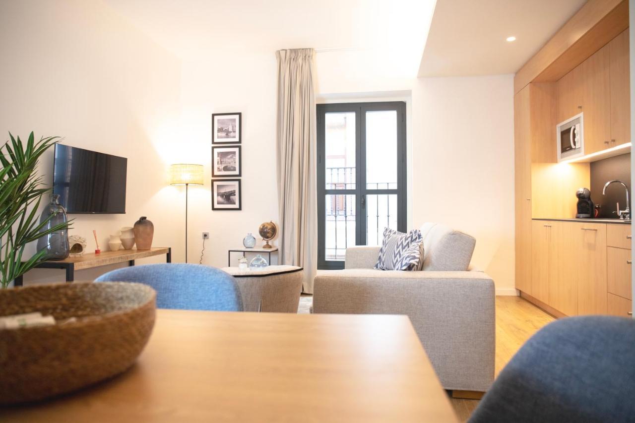 Nqn Aparts & Suites Sevilla Luaran gambar